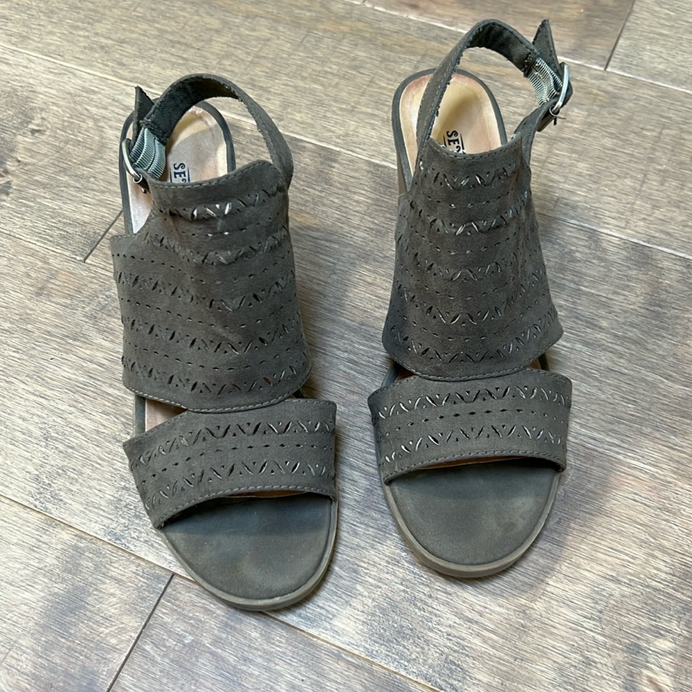 Heeled sandals